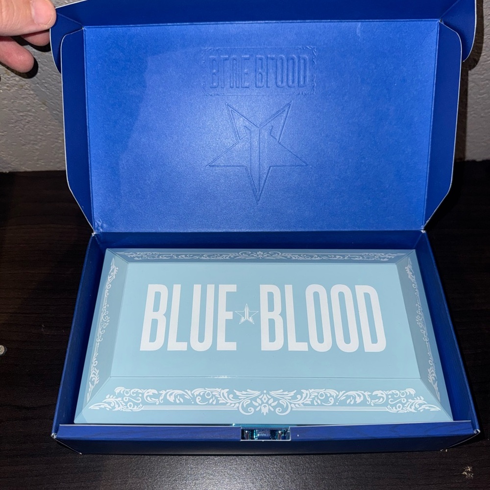 Jeffree Star Blue Blood Eyeshadow Palette